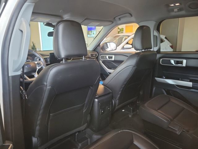 Used 2023 Ford Explorer XLT w/ Equipment Group 202A image 10