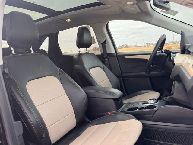 Used 2022 Ford Escape Titanium w/ Titanium Elite Package image 21