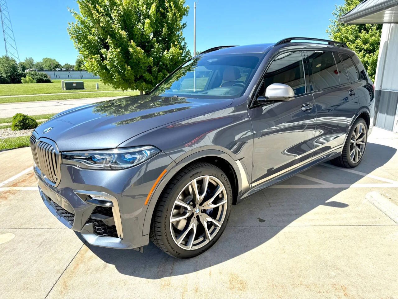 Used 2021 BMW X7 M50i w/ Dynamic Handling Package AWD/4WD image 4