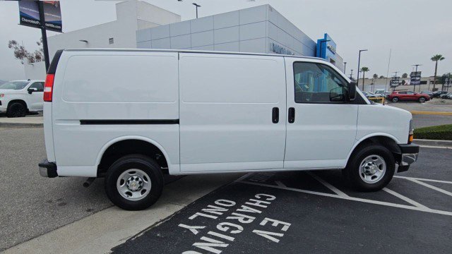 Used 2024 Chevrolet Express 2500 w/ Driver Convenience Package RWD image 9