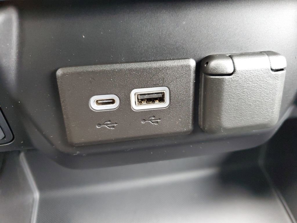 Used 2021 Chevrolet Silverado 1500 LT Trail Boss w/ Convenience Package II AWD/4WD image 19