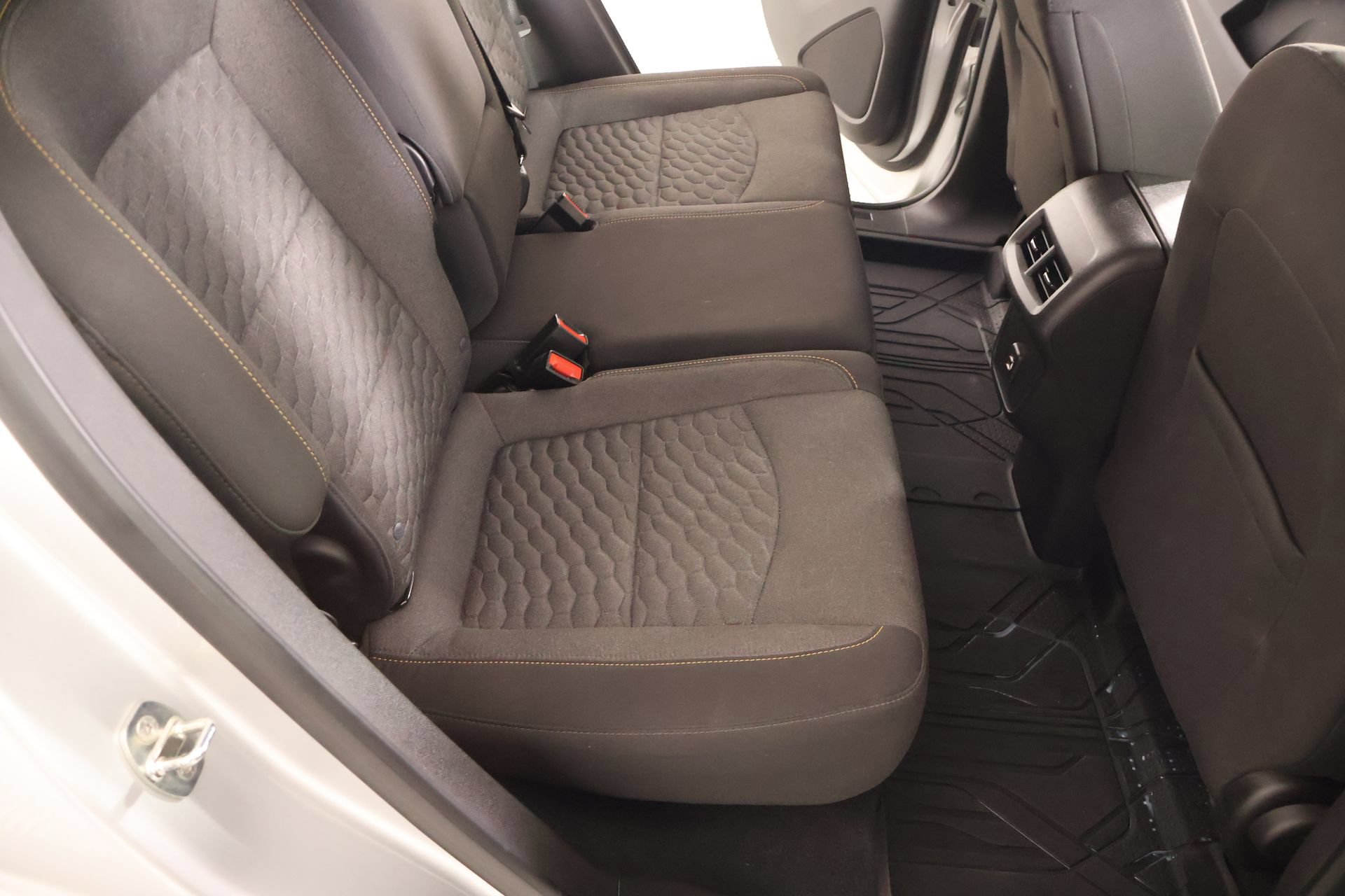 Used 2021 Chevrolet Equinox LT FWD image 14