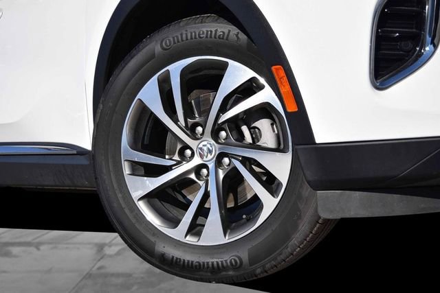 Used 2022 Buick Envision Essence w/ Technology Package I image 3