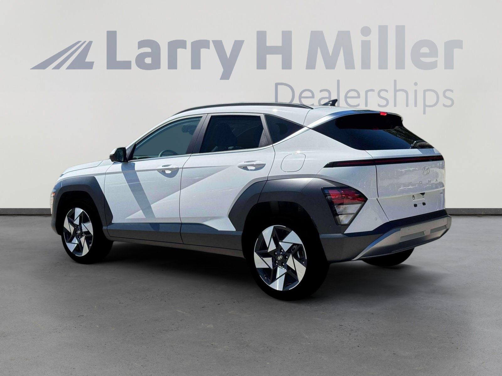 New 2026 Hyundai Kona Limited FWD image 4