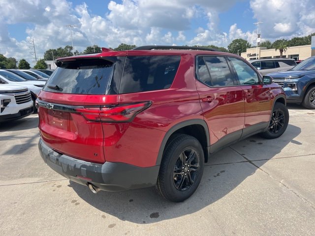 Used 2023 Chevrolet Traverse LT w/ Midnight/Sport Edition image 7