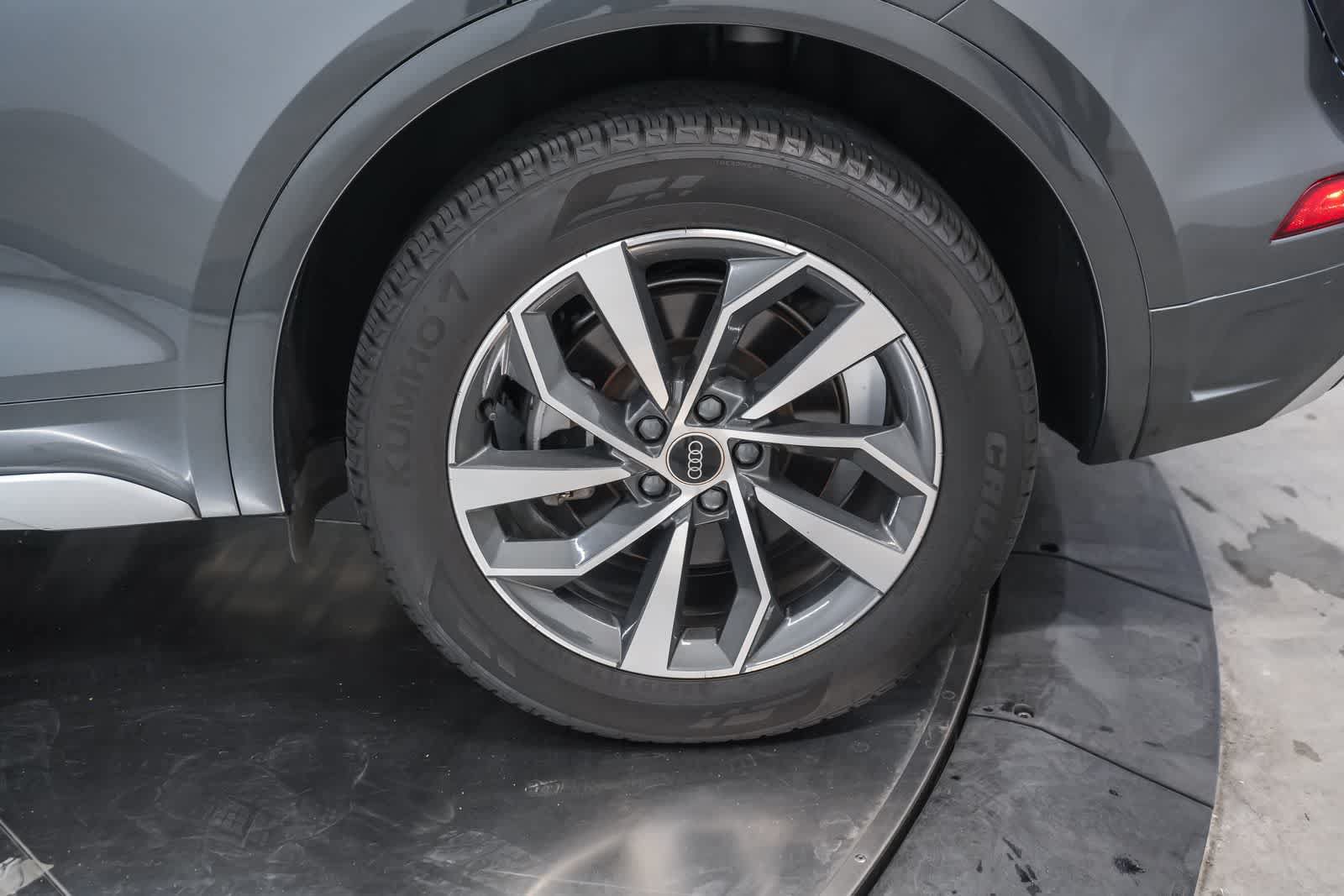 Used 2023 Audi Q5 2.0T Premium Plus w/ Premium Plus Package AWD/4WD image 12