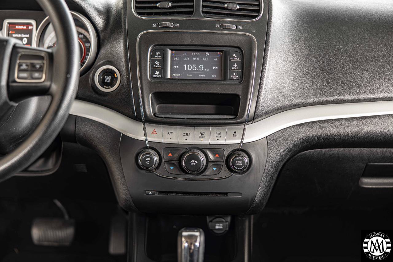 Used 2015 Dodge Journey SXT w/ Flexible Seating Group image 21