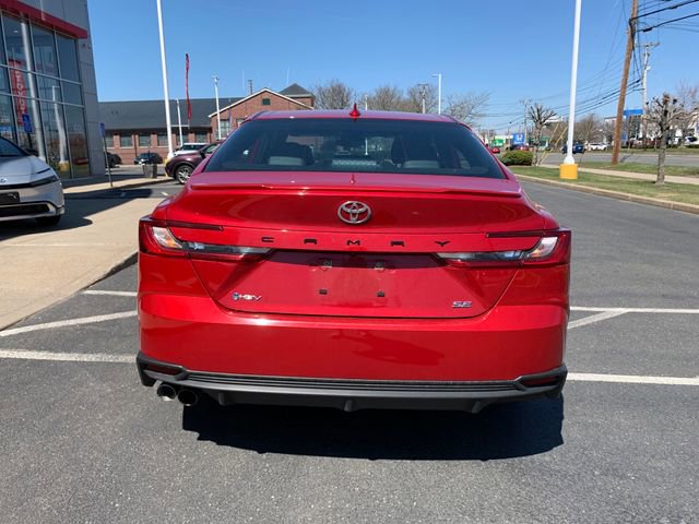 Used 2025 Toyota Camry SE video 4