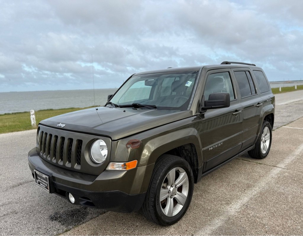 Used 2016 Jeep Patriot Latitude w/ Sun/Sound Group