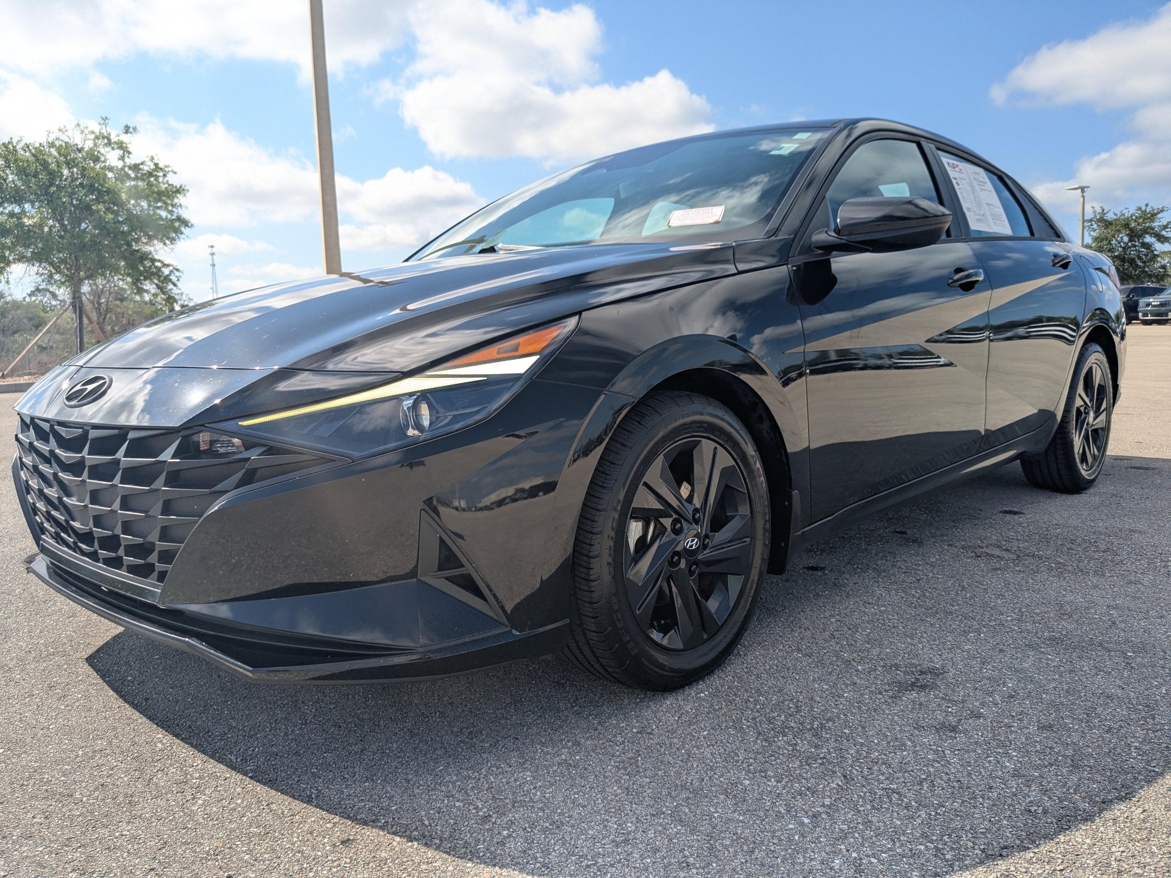 Used 2022 Hyundai Elantra SEL FWD image 9