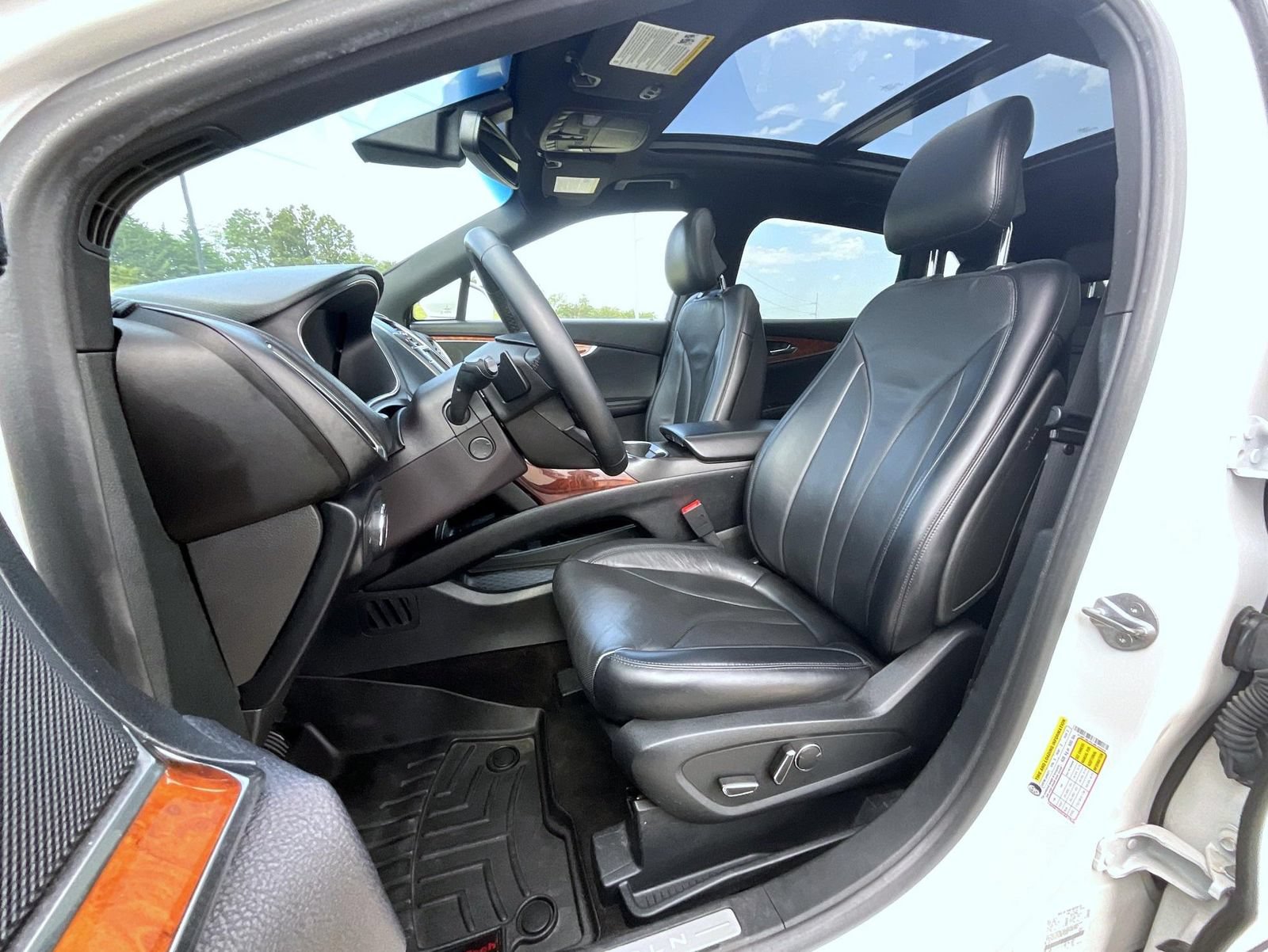 Used 2018 Lincoln MKX Reserve w/ Driver Assistance Package AWD/4WD image 11