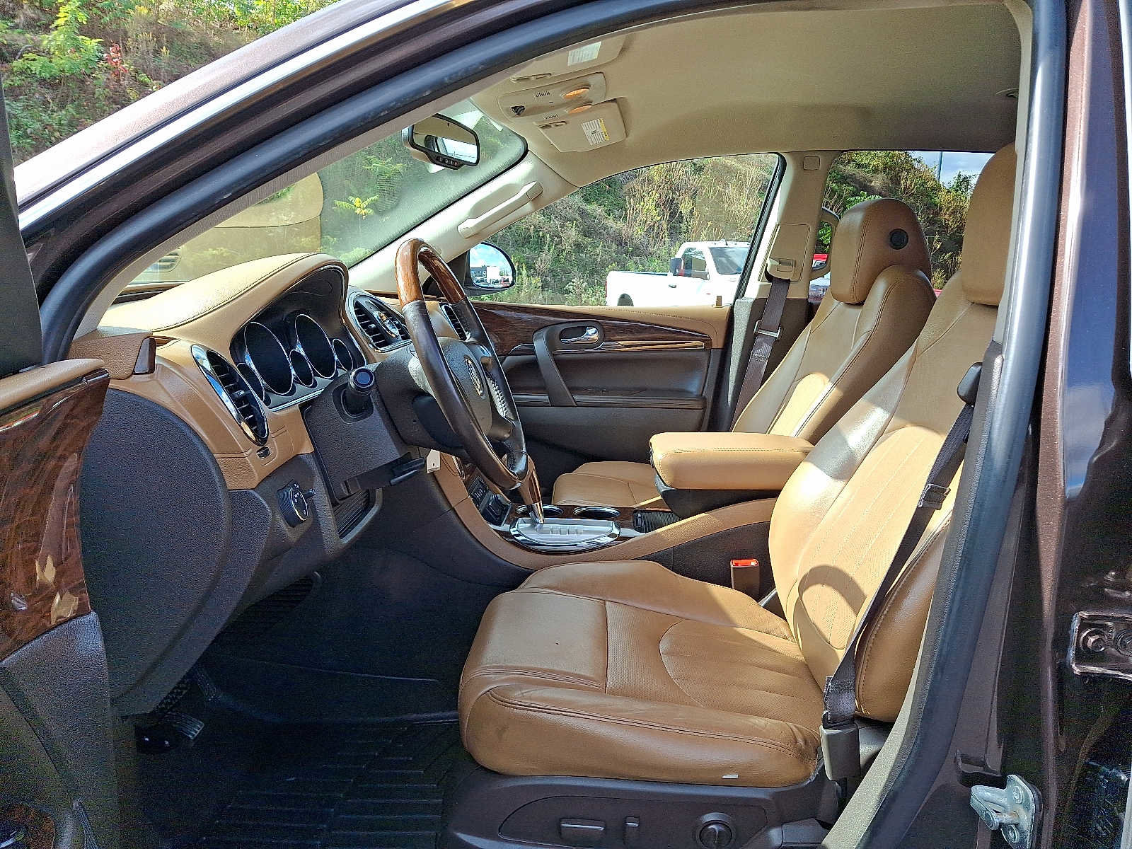 Used 2017 Buick Enclave Leather image 16