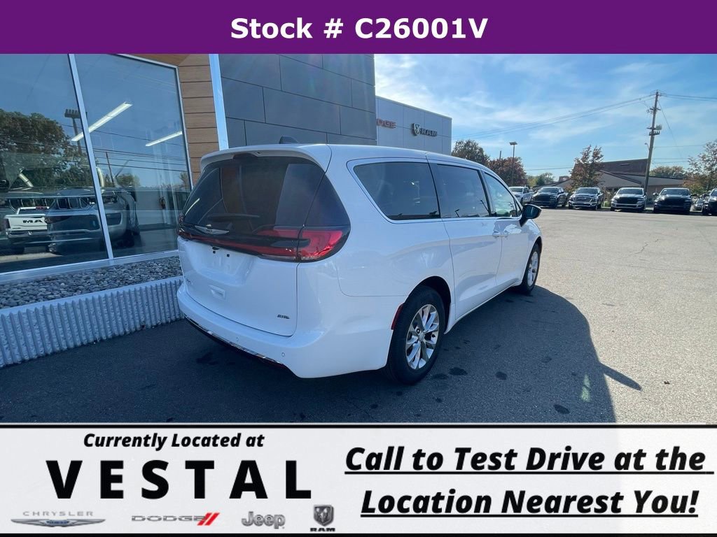 New 2026 Chrysler Pacifica Select image 8