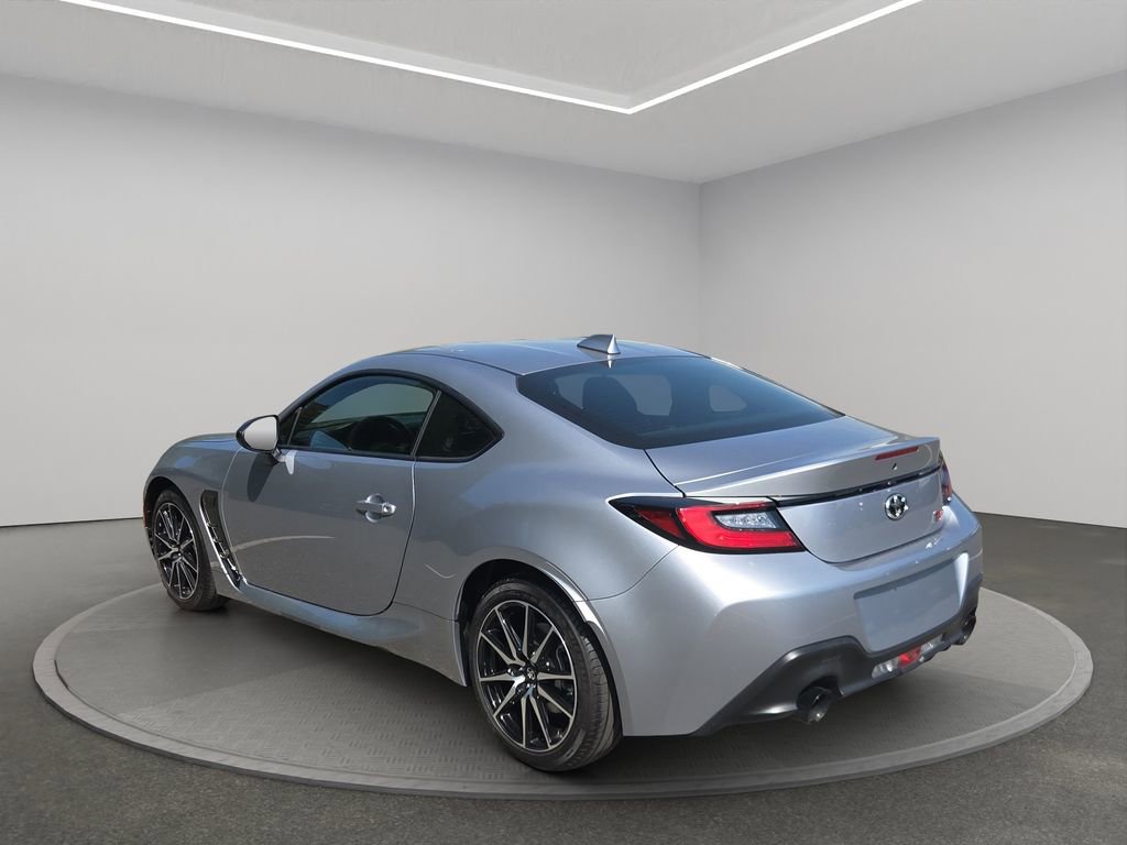 Used 2024 Toyota GR86 RWD image 4