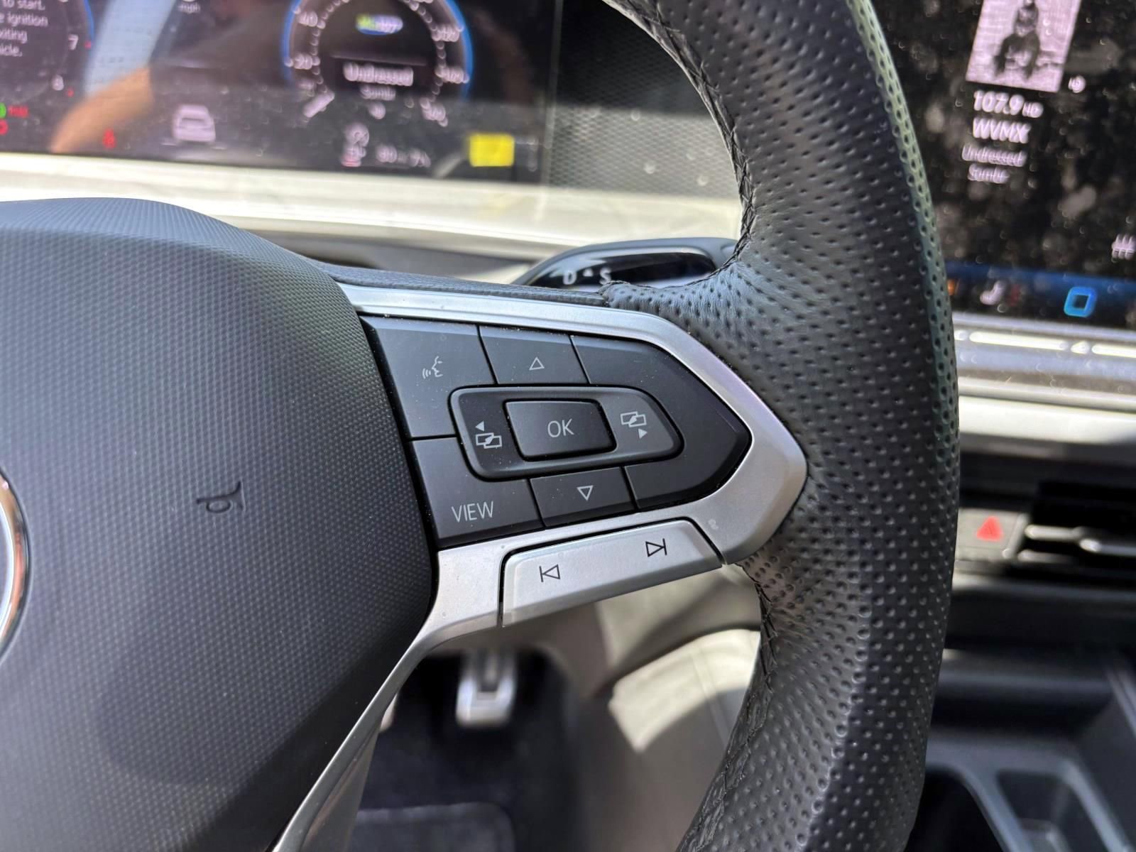 Used 2025 Volkswagen Tiguan SE R-Line AWD/4WD image 18