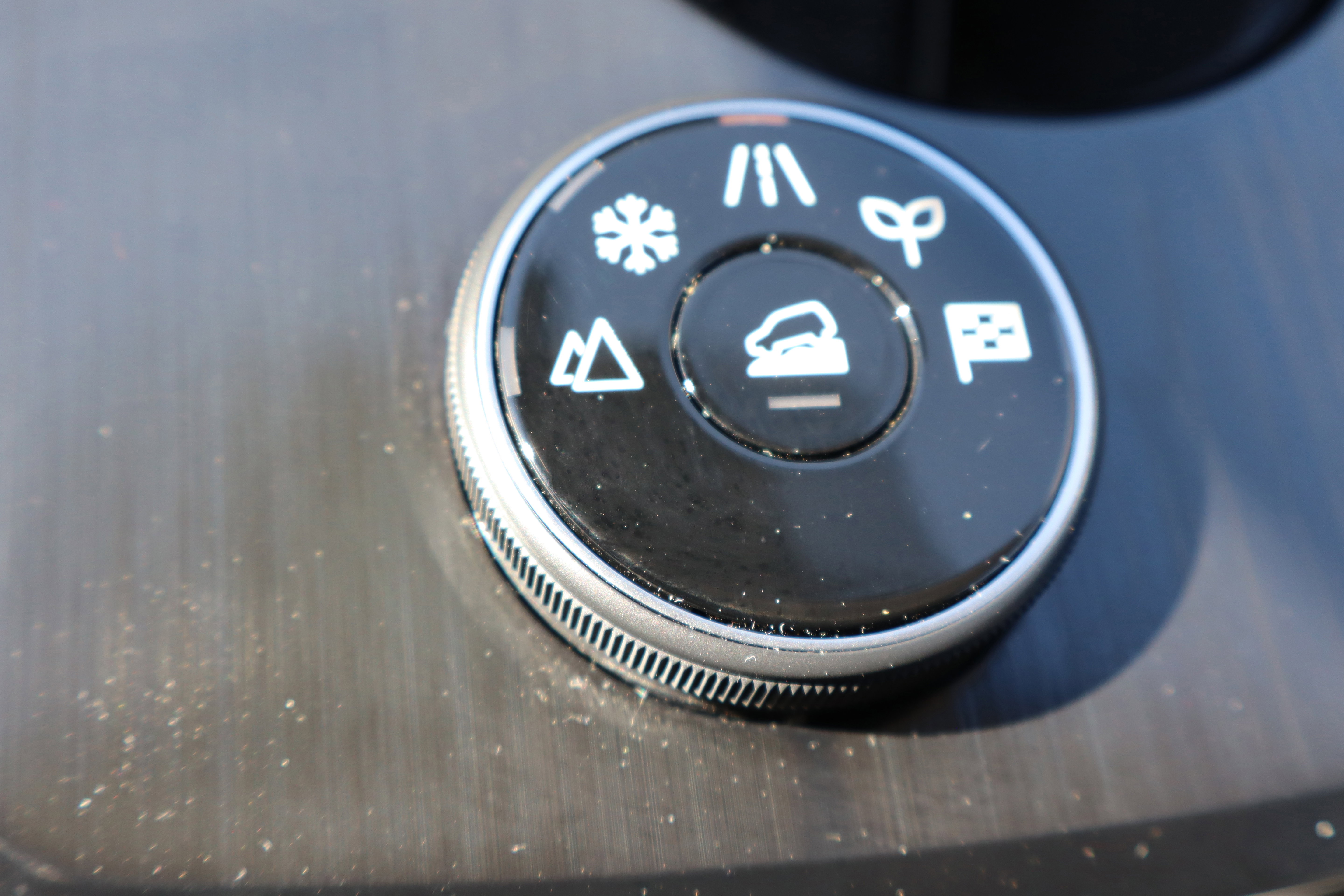 Used 2025 Nissan Rogue SV image 25