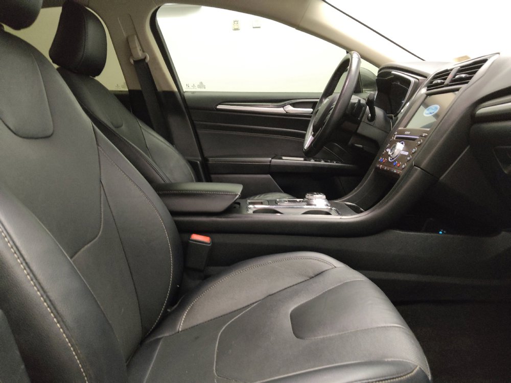 Used 2020 Ford Fusion Titanium AWD/4WD image 21