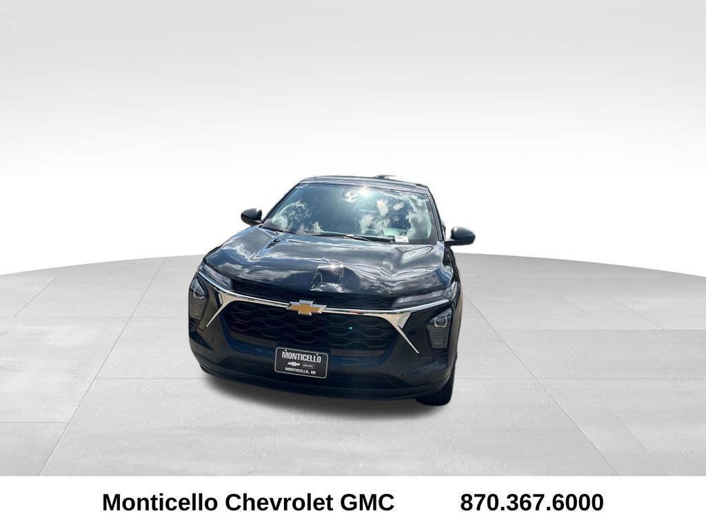 Used 2025 Chevrolet Trax LS FWD image 8