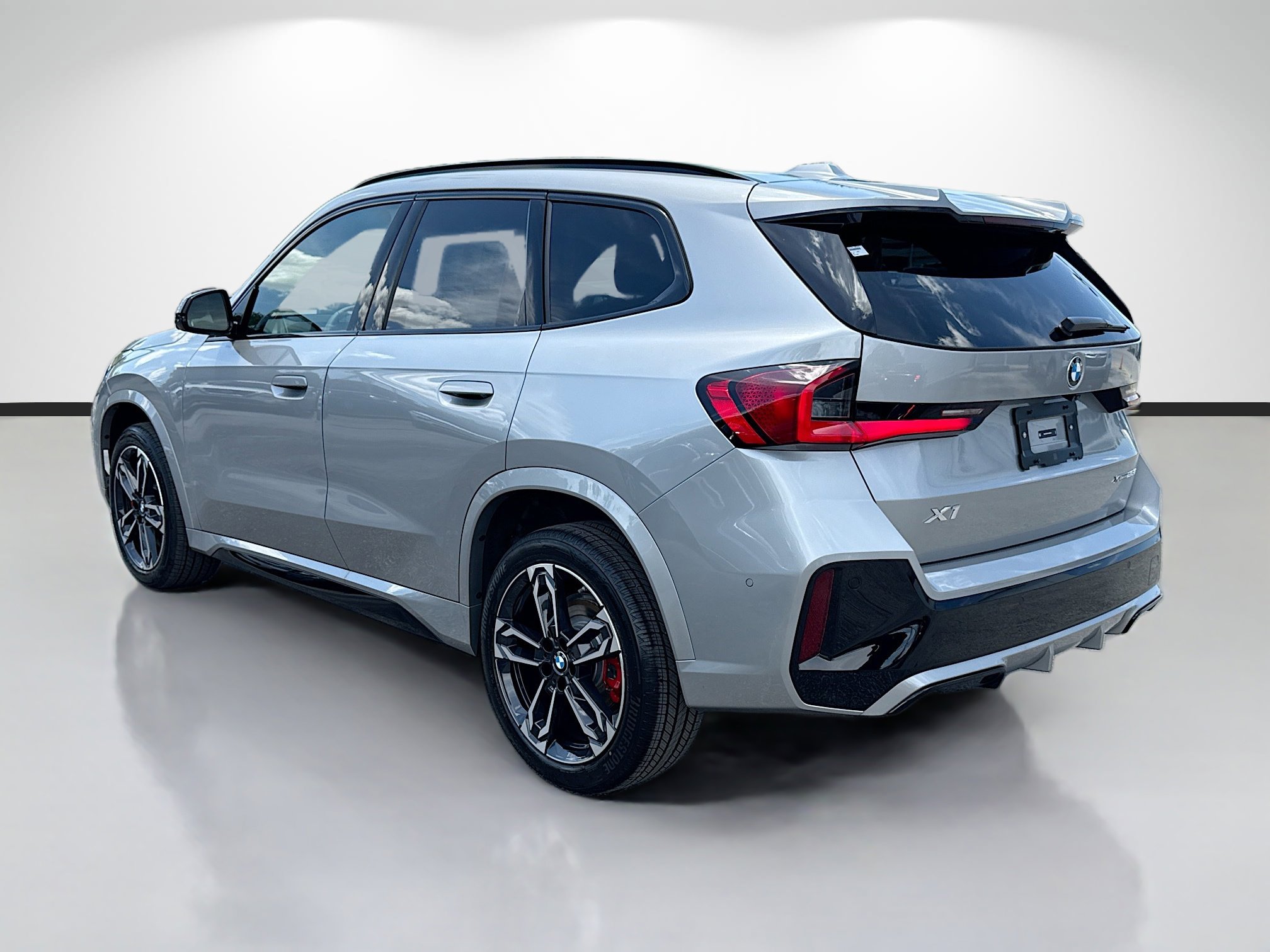 New 2026 BMW X1 xDrive28i w/ Technology Package AWD/4WD image 5