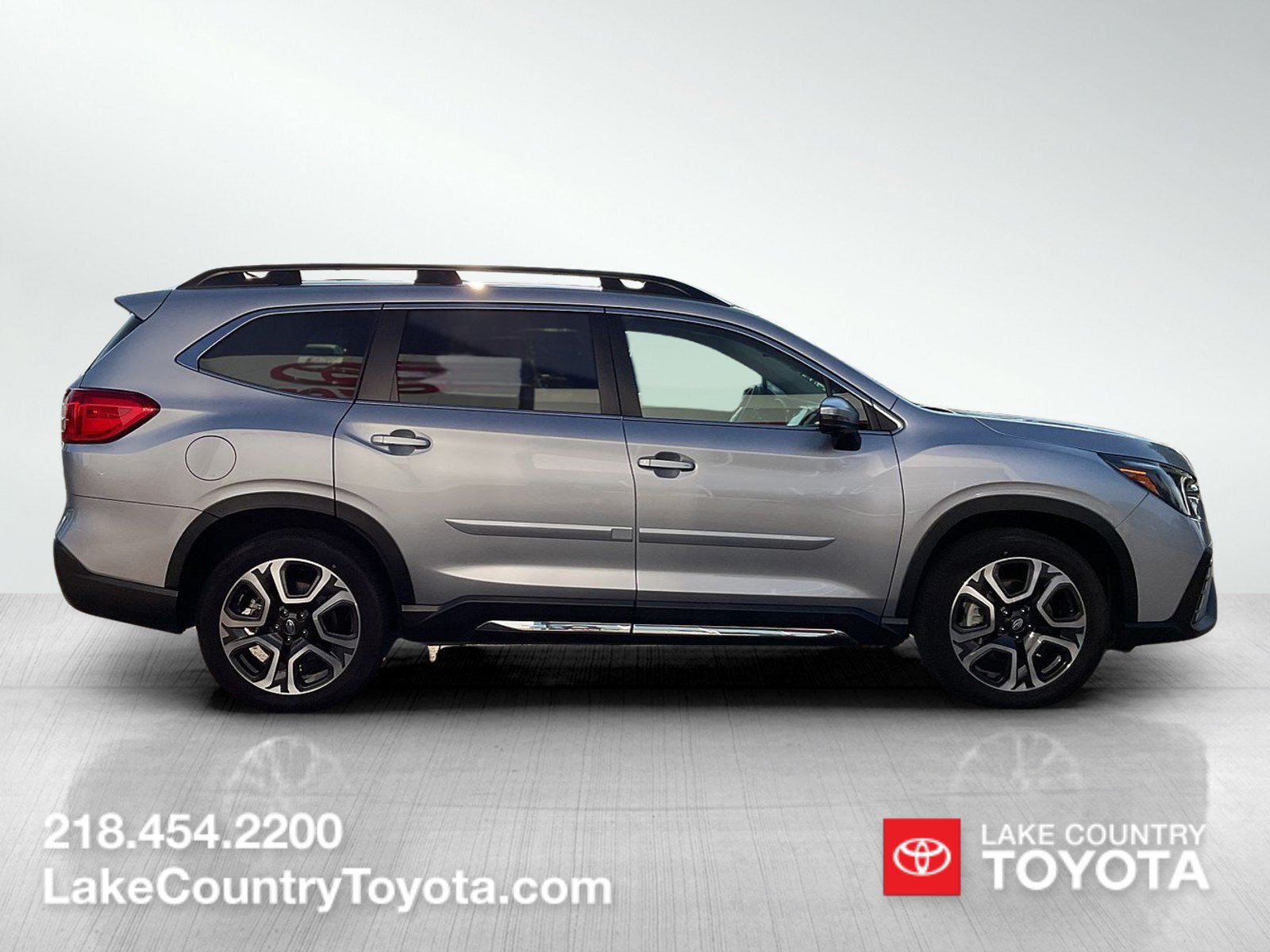 Used 2023 Subaru Ascent Limited w/ Technology Package AWD/4WD image 6