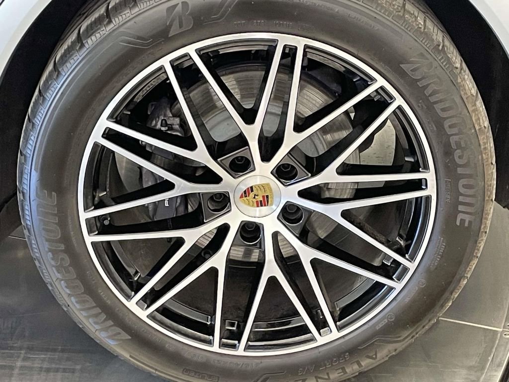 Used 2024 Porsche Cayenne image 12