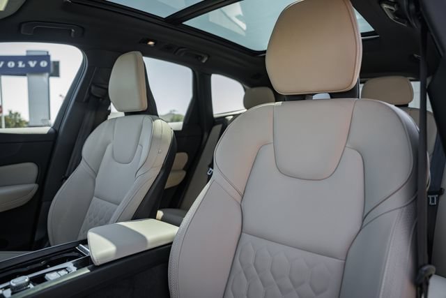 Certified 2026 Volvo XC60 B5 Plus AWD/4WD image 37