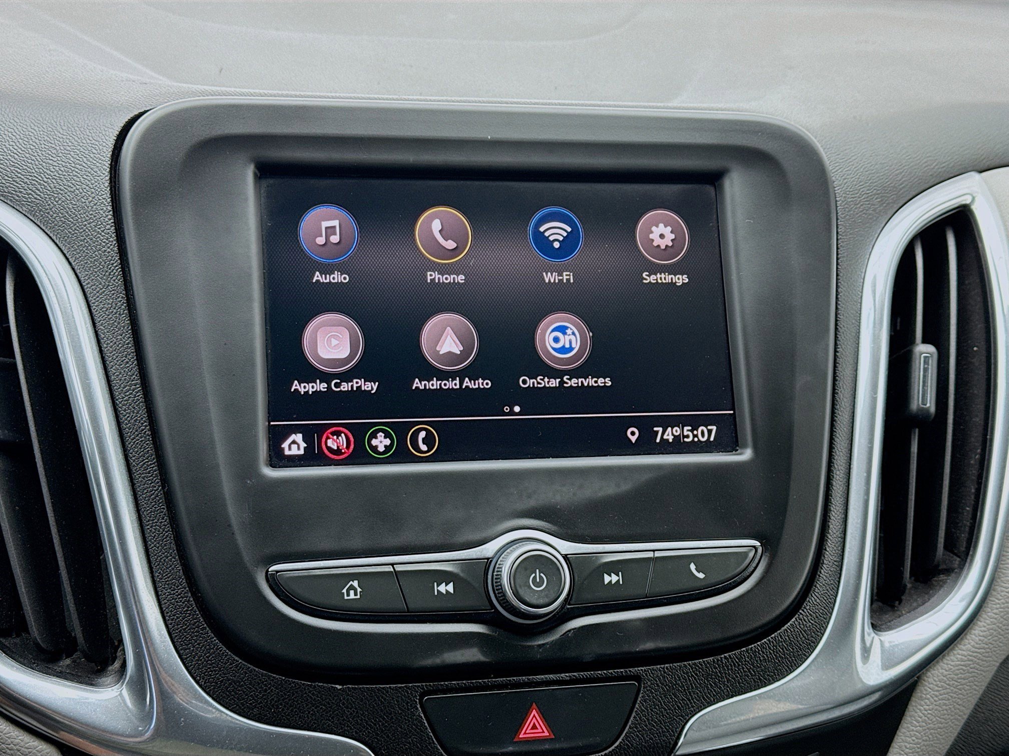 Used 2020 Chevrolet Equinox LS w/ LS Convenience Package FWD image 9