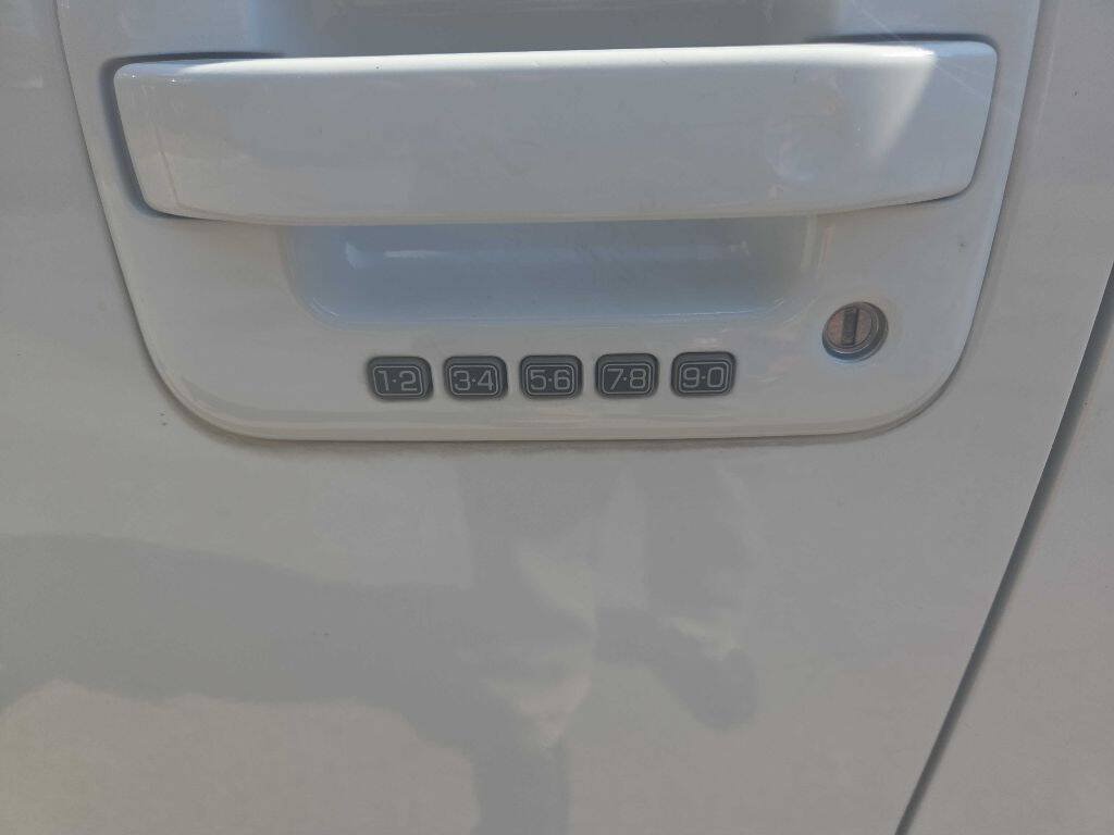 Used 2014 Ford F150 Lariat w/ Equipment Group 502A Luxury AWD/4WD image 17