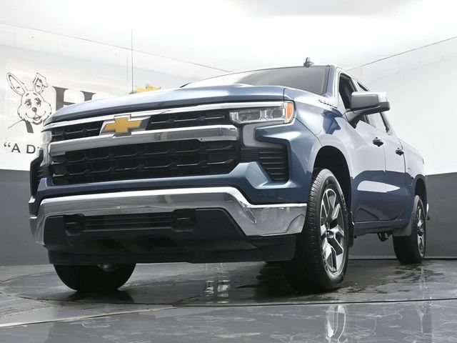 Used 2024 Chevrolet Silverado 1500 LT AWD/4WD image 4
