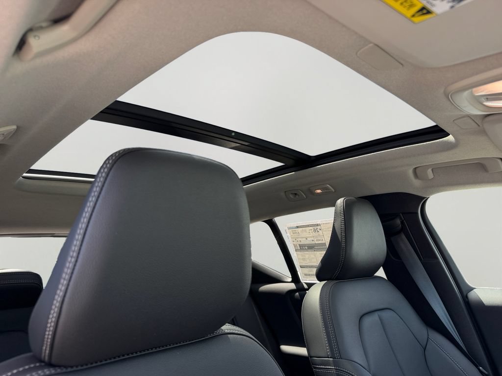 New 2026 Volvo XC40 B5 Plus w/ Climate Package AWD/4WD image 5