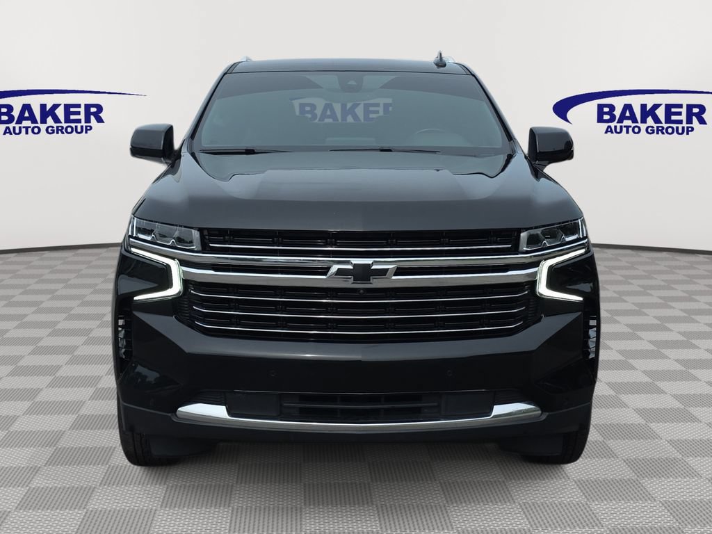 Used 2022 Chevrolet Suburban LT w/ Luxury Package AWD/4WD image 2