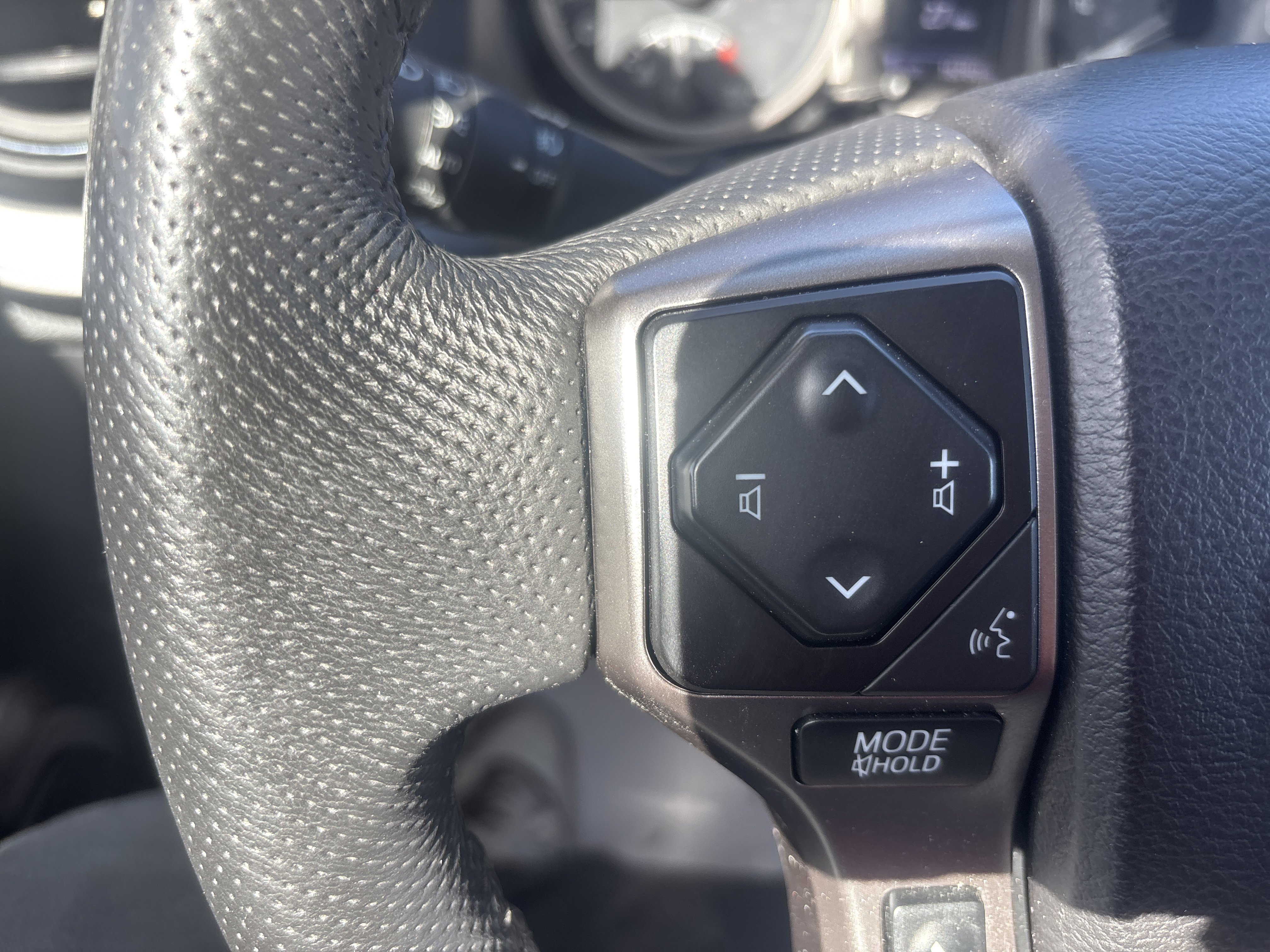 Used 2021 Toyota Tacoma SR5 AWD/4WD image 18