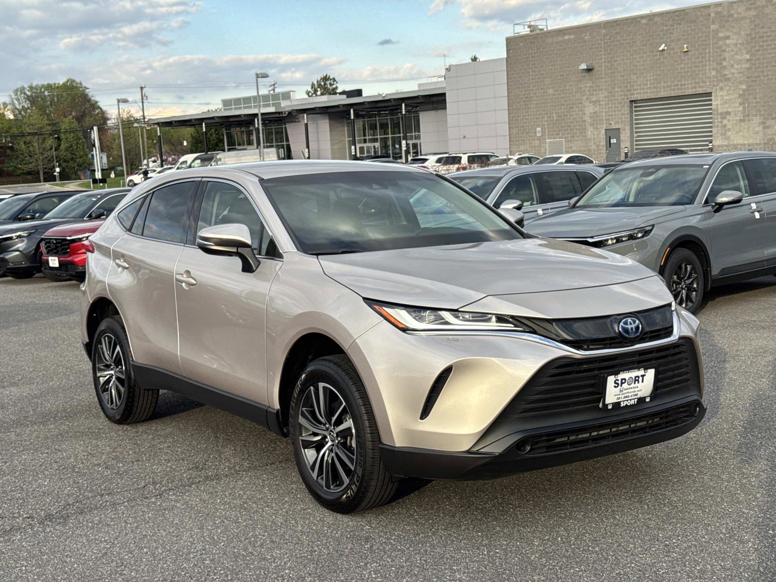 Used 2024 Toyota Venza LE image 24