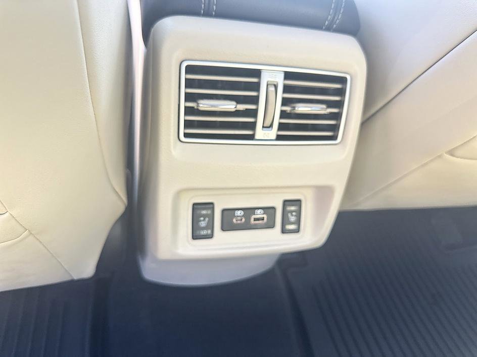 Certified 2022 Nissan Maxima Platinum w/ Sport Mat Group FWD image 12