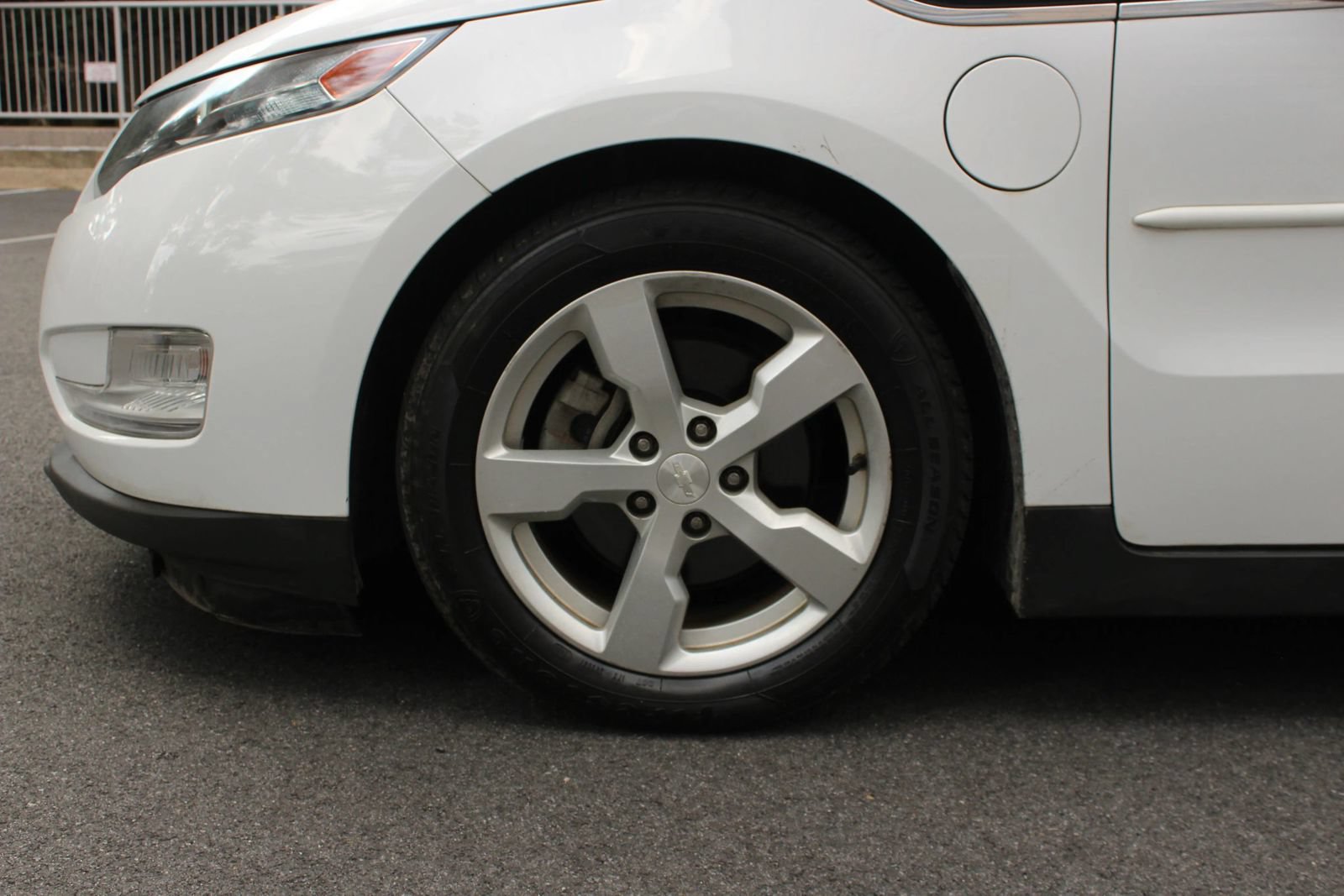 Used 2013 Chevrolet Volt w/ Enhanced Safety Package 1 FWD image 11