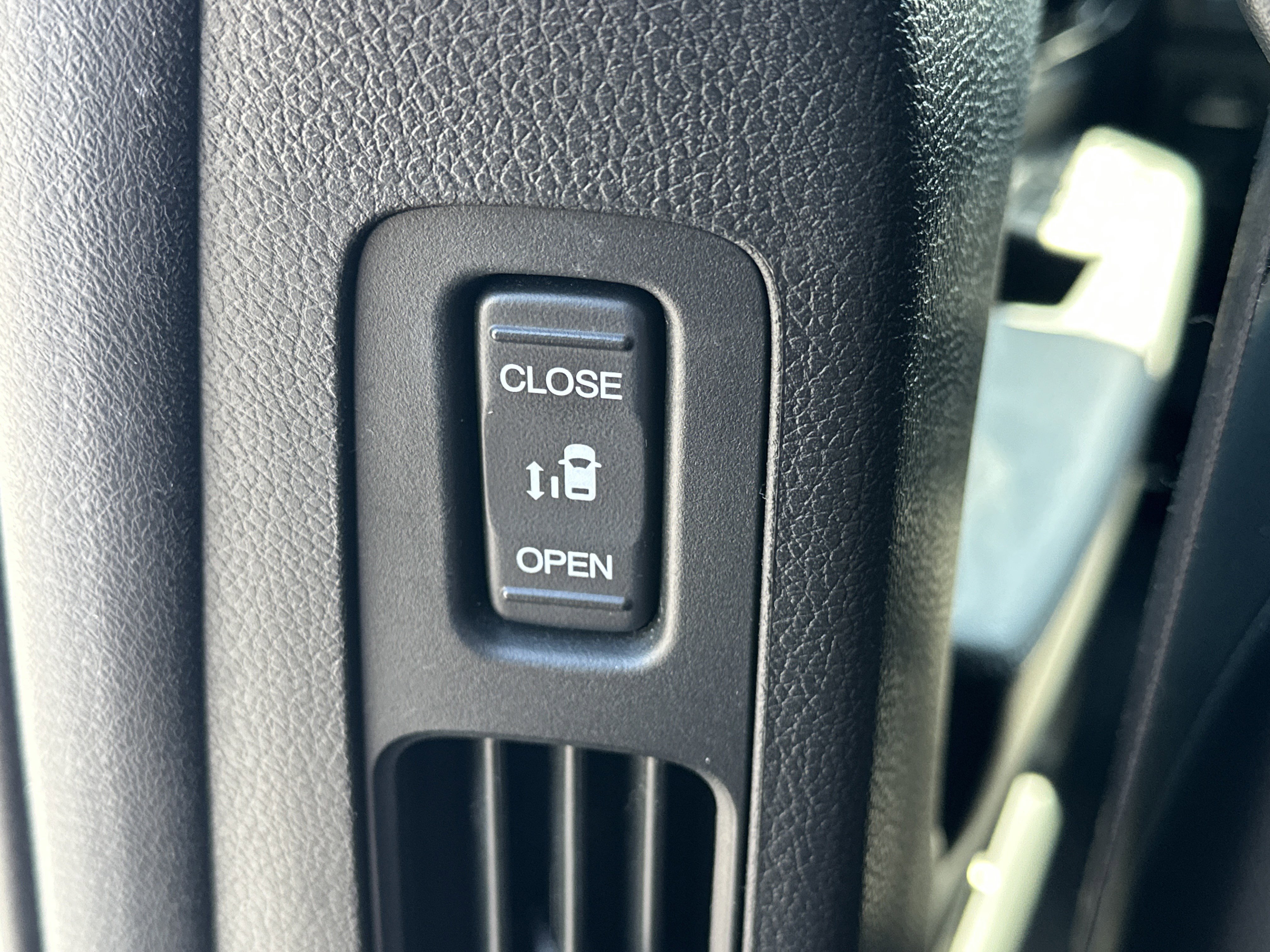 Used 2023 Honda Odyssey Elite image 18