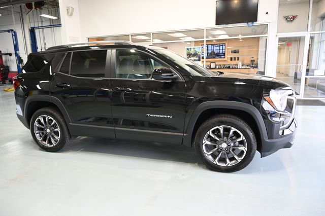 New 2026 GMC Terrain Elevation w/ Elevation Premium Package FWD image 4