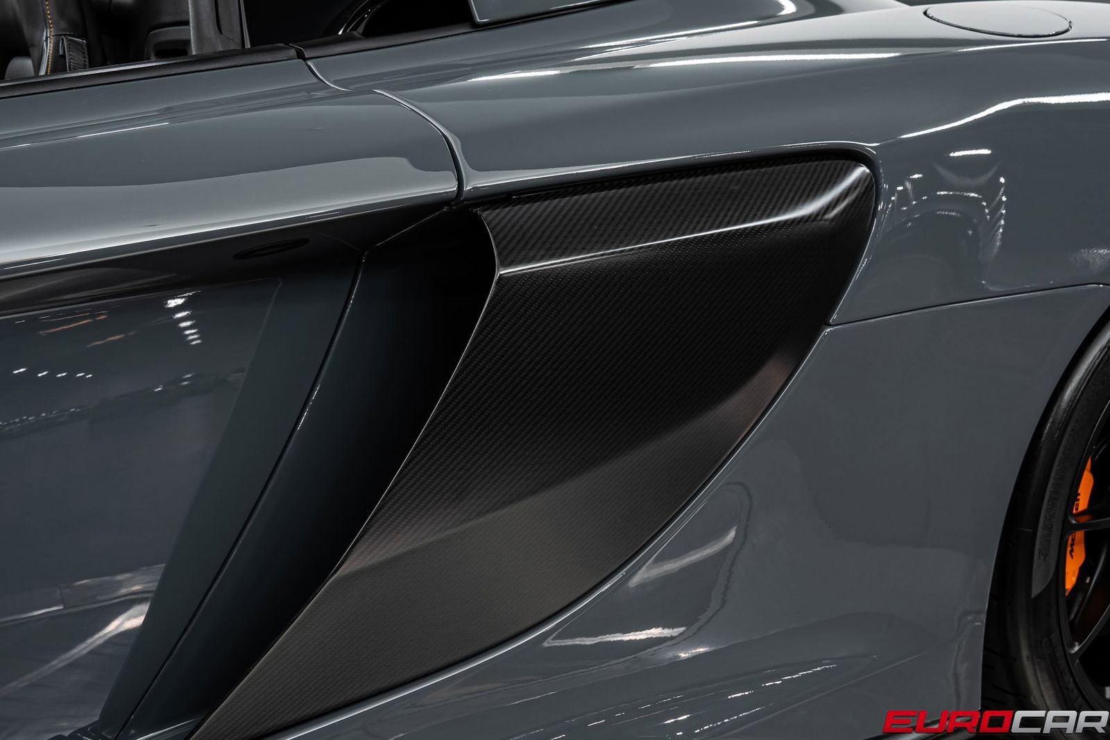 Used 2016 McLaren 675LT Spider RWD image 20