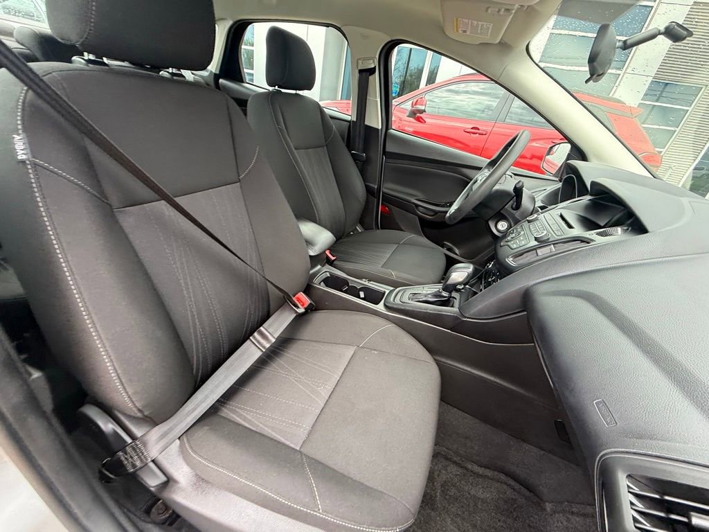 Certified 2017 Ford Focus SE image 11