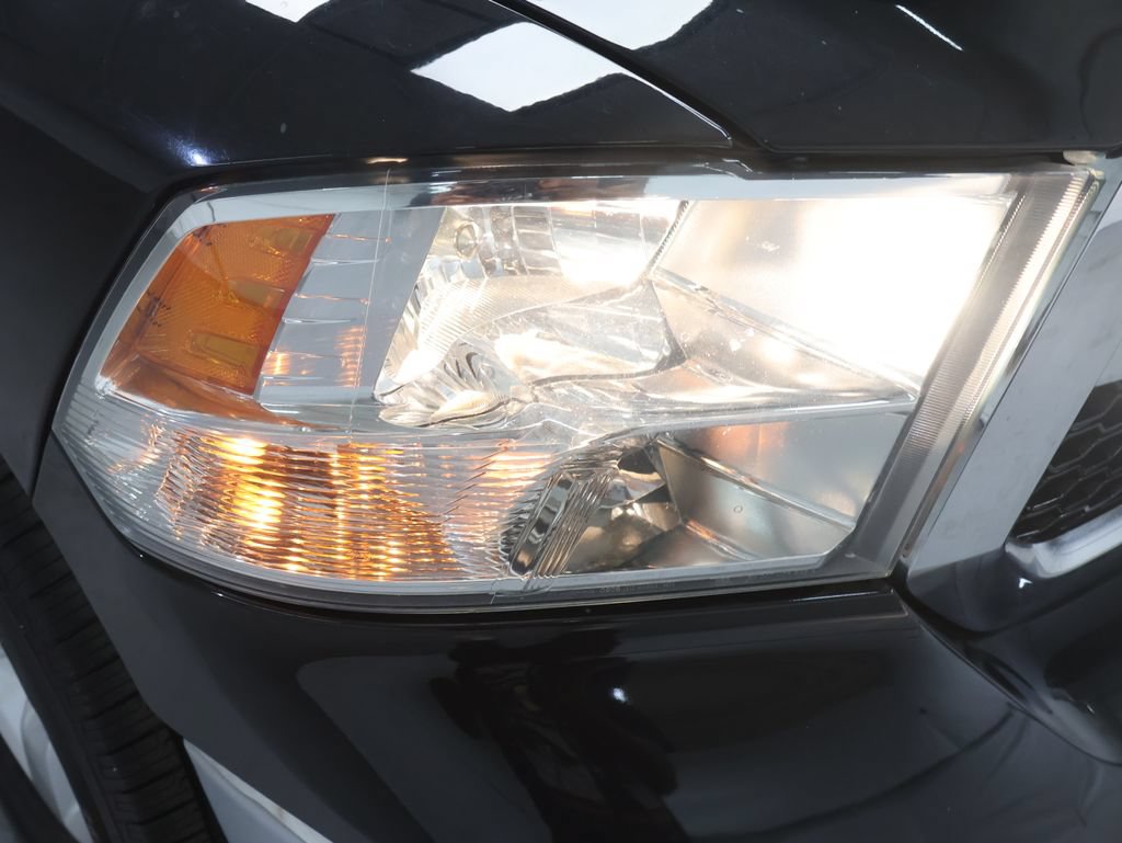 Used 2022 RAM 1500 Classic SLT AWD/4WD image 27