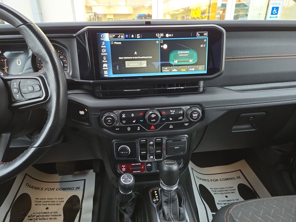 Used 2024 Jeep Gladiator Mojave w/ Convenience Group image 21