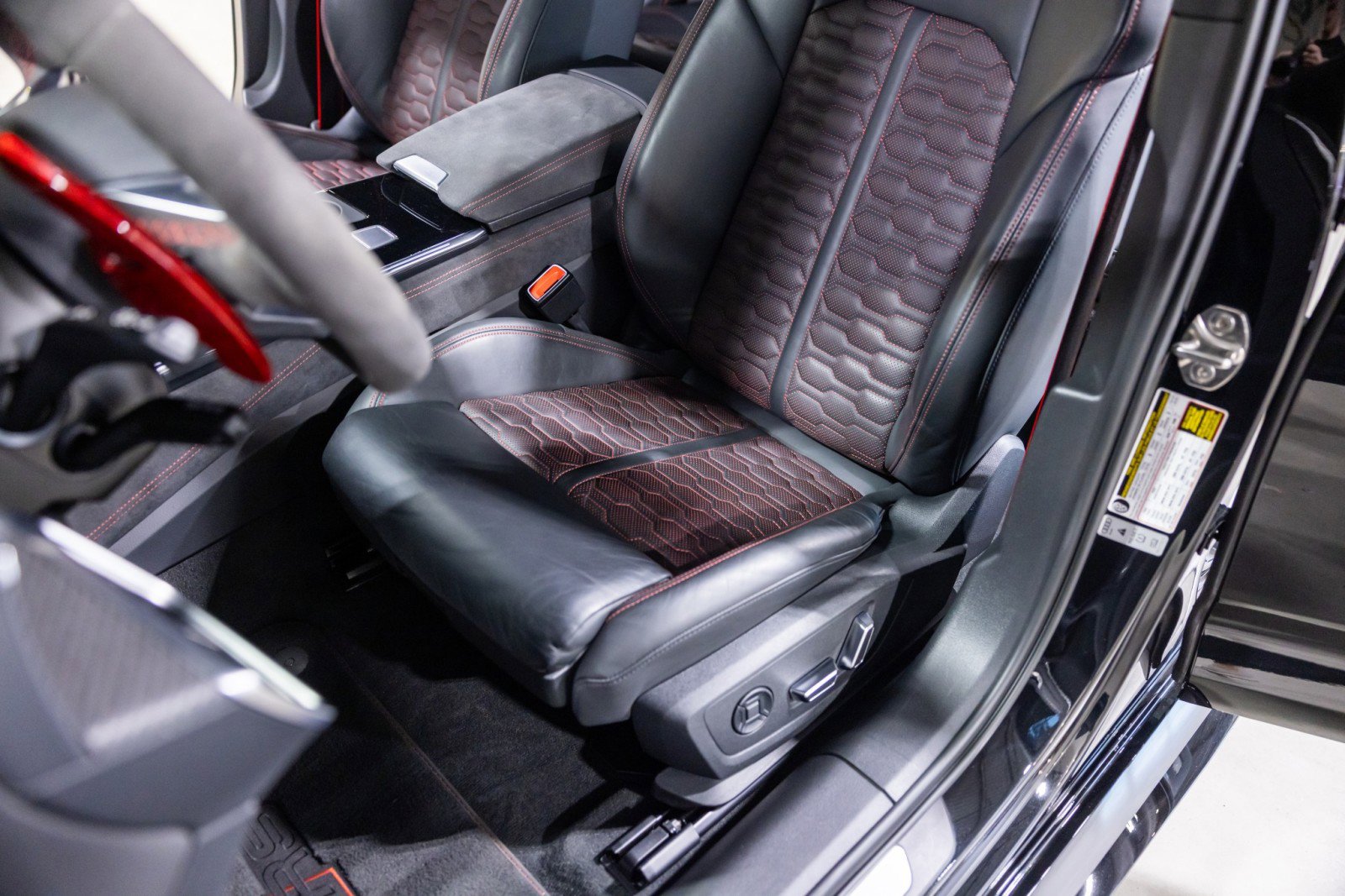 Used 2024 Audi RS 6 performance AWD/4WD image 36