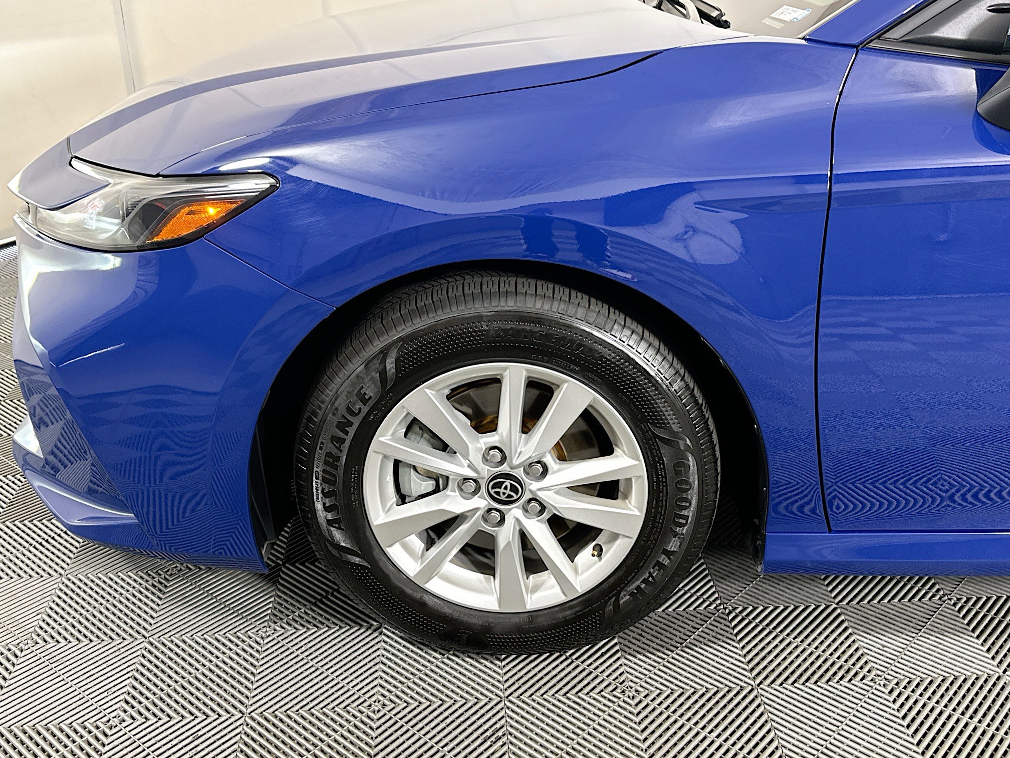 Used 2025 Toyota Camry LE image 11