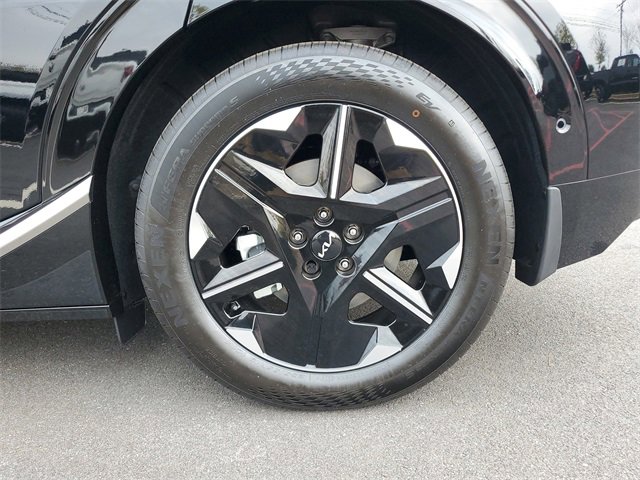 New 2025 Kia EV6 Wind image 10