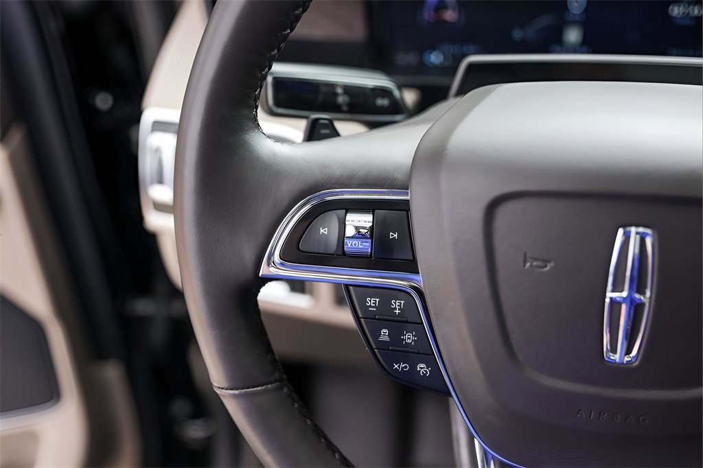 Used 2024 Lincoln Navigator Reserve image 13
