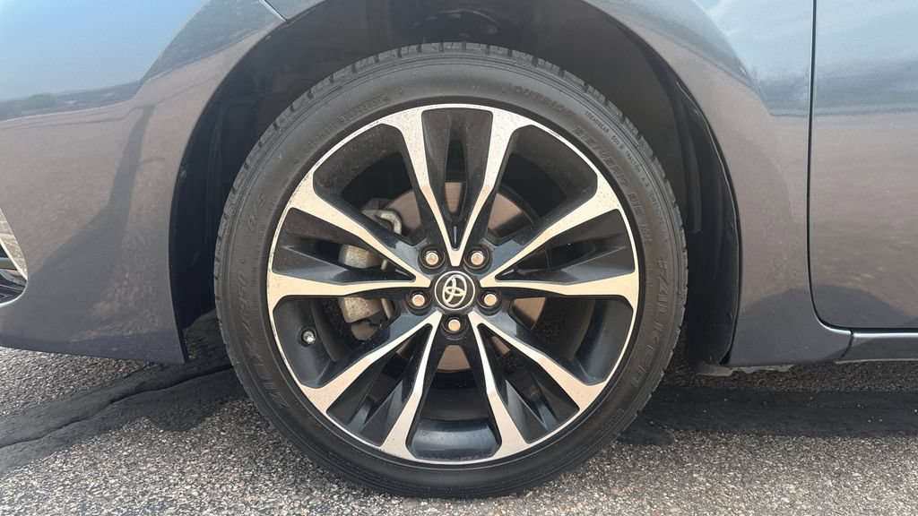 Used 2017 Toyota Corolla SE FWD image 16
