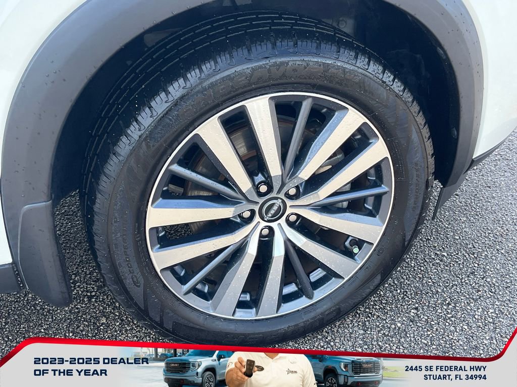 Used 2022 Nissan Pathfinder Platinum w/ Cargo Package image 22