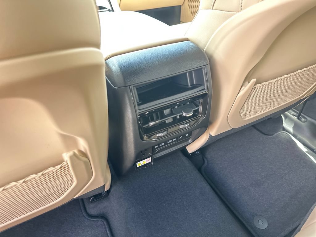 New 2026 Jeep Grand Cherokee Limited RWD image 30