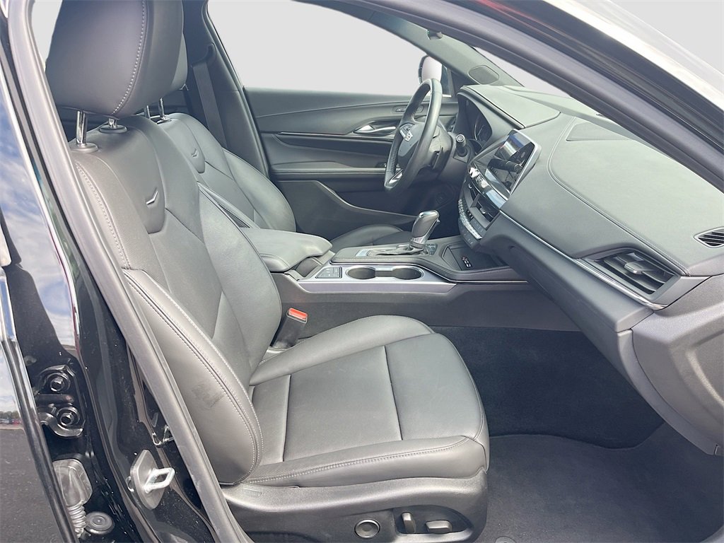 Used 2025 Cadillac CT4 Premium Luxury image 29
