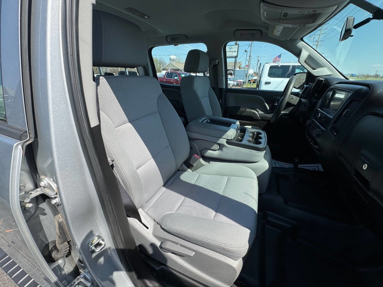 Used 2018 Chevrolet Silverado 2500 W/T AWD/4WD image 18